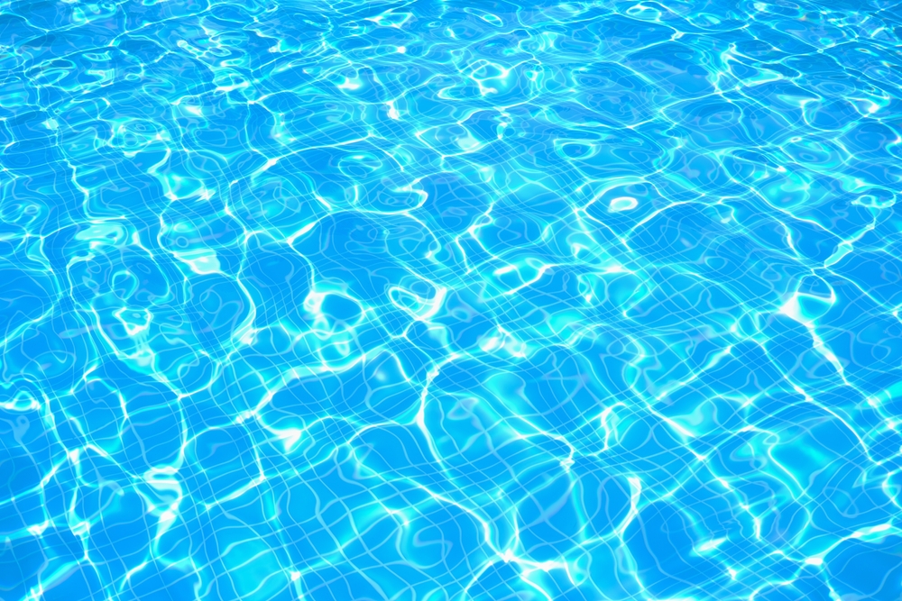 Quelle différence entre clarifiant et floculant piscine ?