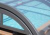 Pourquoi choisir un abri de piscine en aluminium coulissant