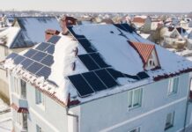 neige et panneaux solaires toit