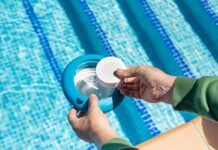 Clarifiant piscine utilité et comment l’utiliser  